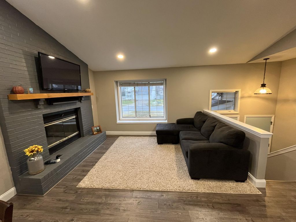 Photo of 755 Springwood Drive SE, Kentwood, MI 49548 (MLS # 26002085)