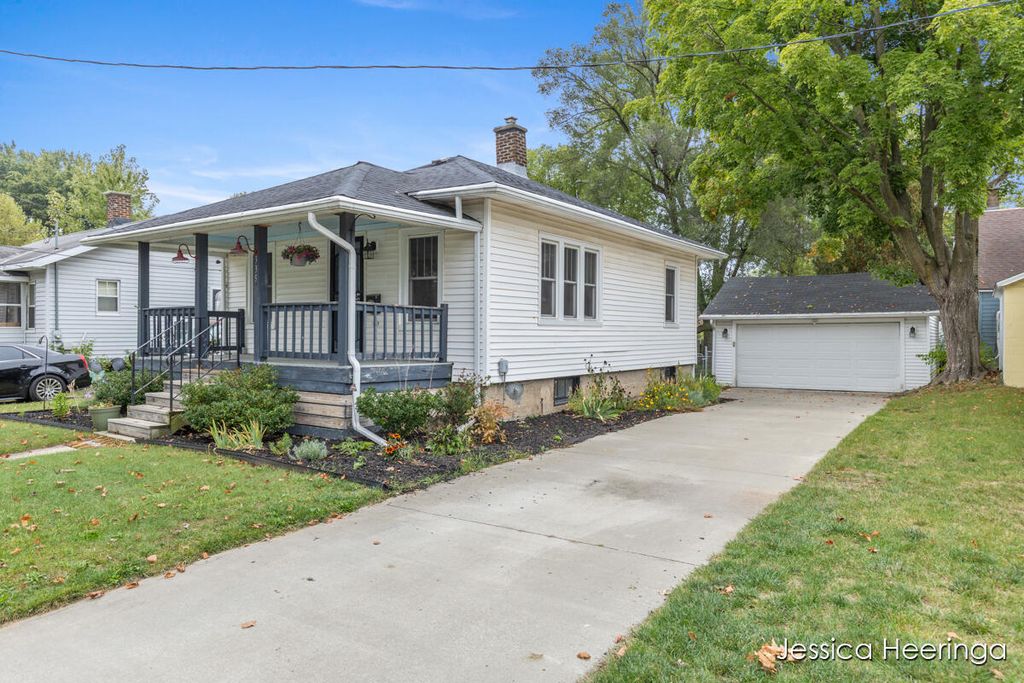 Photo of 335 Lewis Street, Rockford, MI 49341 (MLS # 25041458)