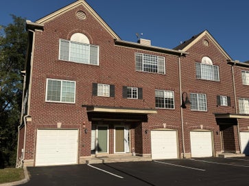 1493 Silverbrook Ridge Drive Walled Lake MI 48390
