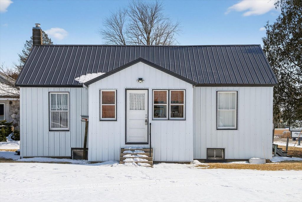 Photo of 568 Shaw Street, Howard City, MI 49329 (MLS # 26005574)