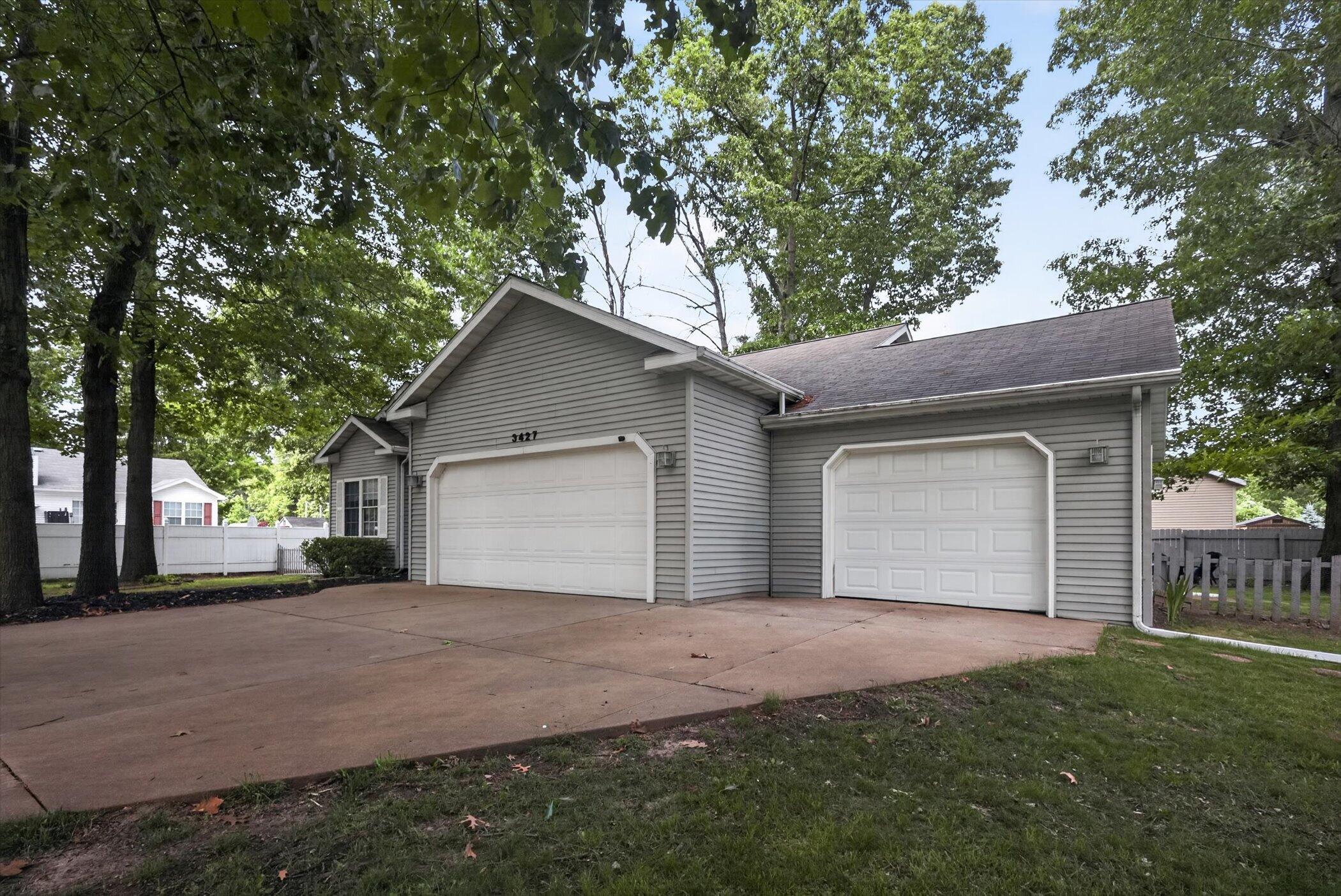 3427 Easy Street