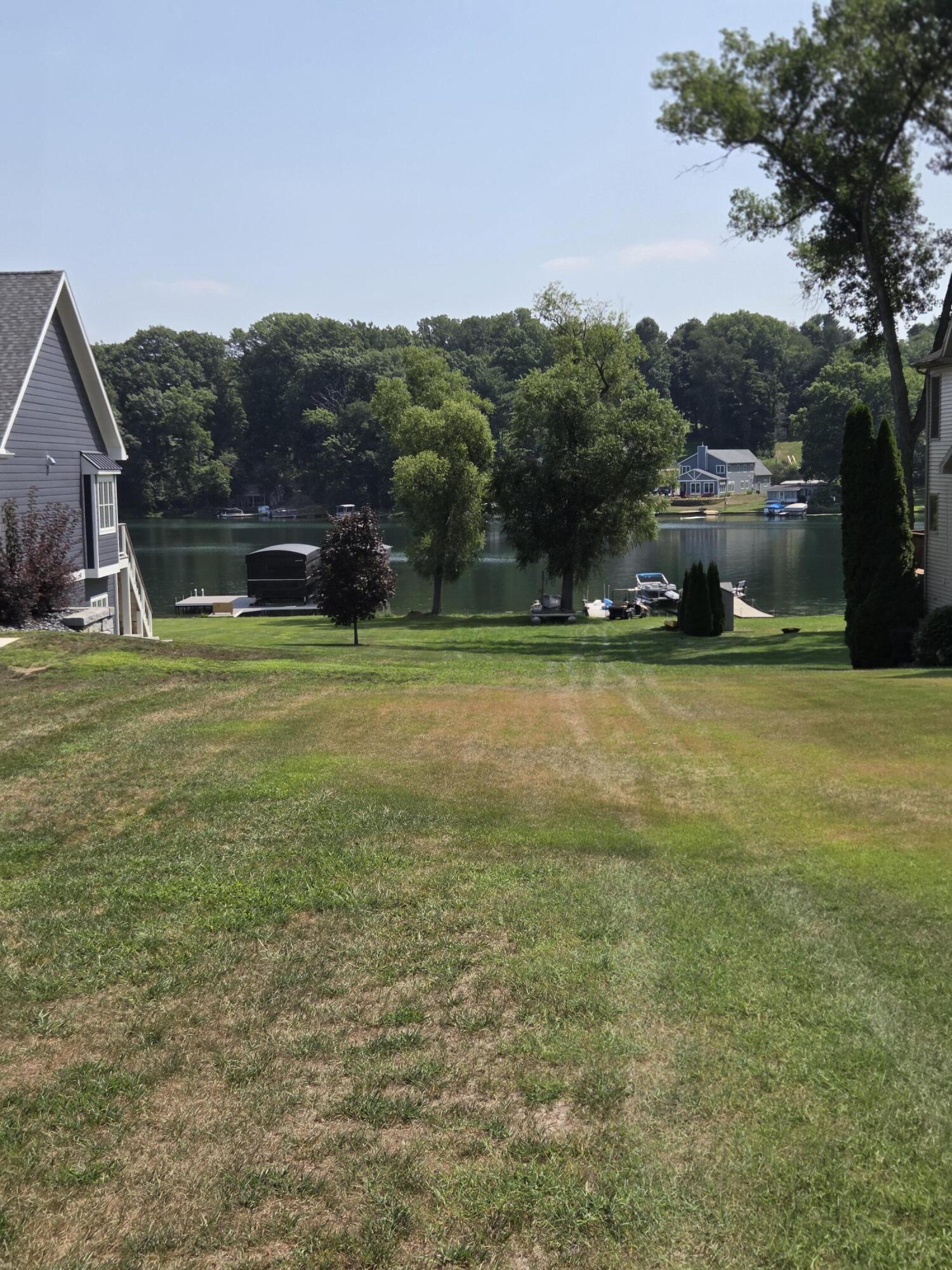 Hartford, Michigan 49057, United States, 4 Bedrooms Bedrooms, ,2 BathroomsBathrooms,Residential,Active,228130