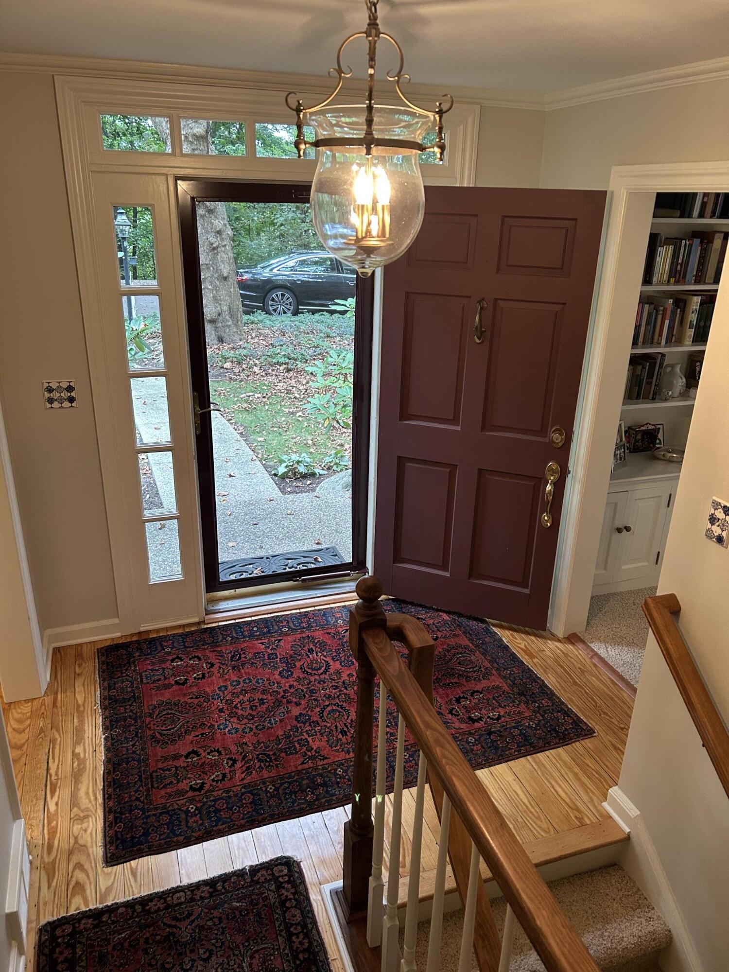 Kalamazoo, Michigan 49008, United States, 5 Bedrooms Bedrooms, ,4 BathroomsBathrooms,Residential,Pending,19133