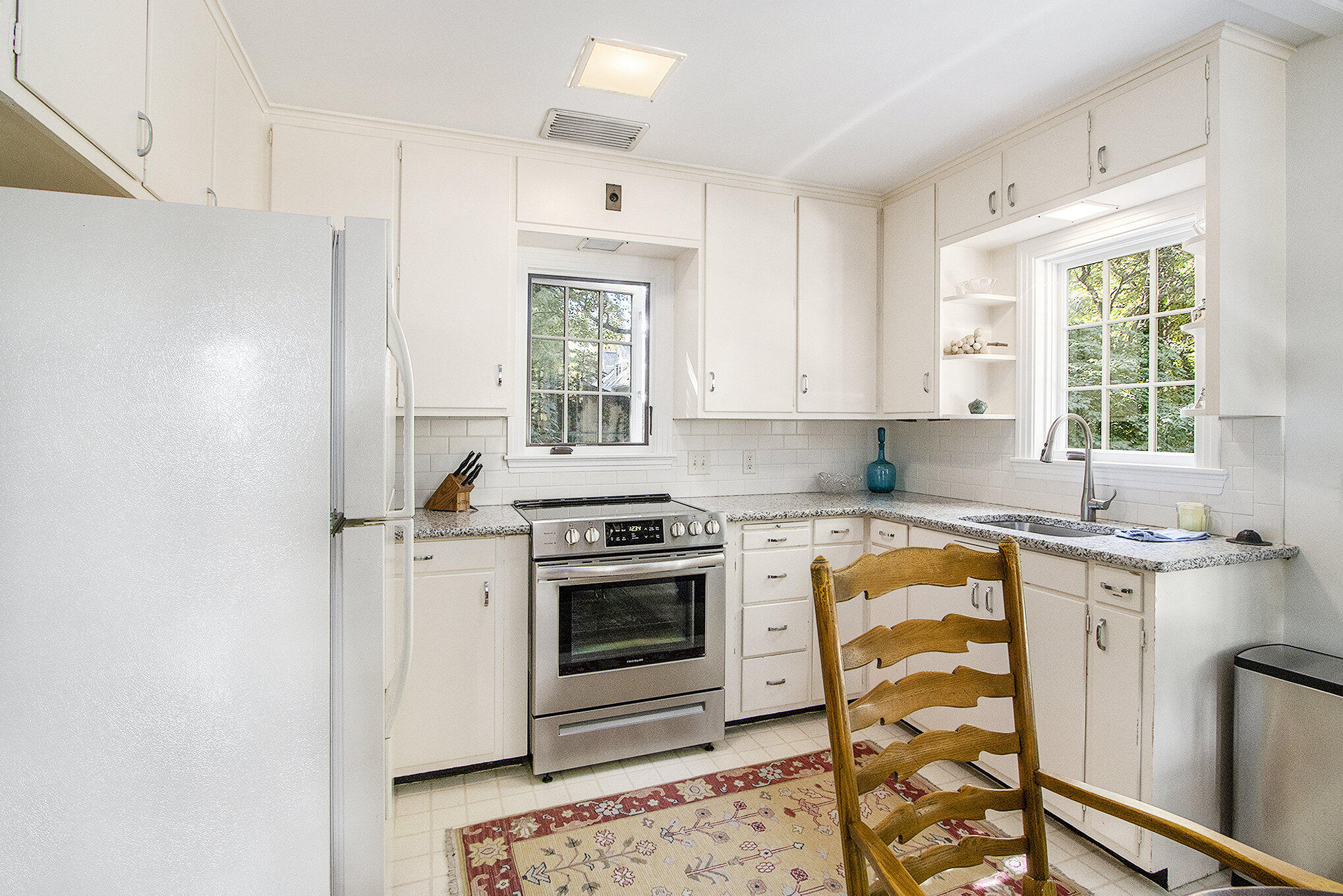 Kalamazoo, Michigan 49008, United States, 5 Bedrooms Bedrooms, ,4 BathroomsBathrooms,Residential,Pending,19133