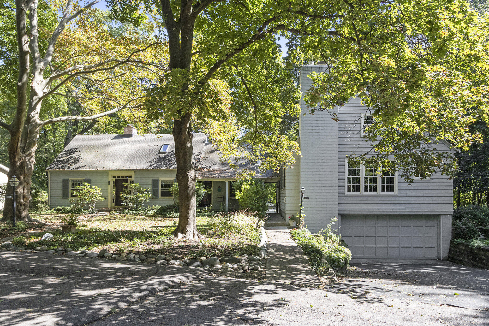 Kalamazoo, Michigan 49008, United States, 5 Bedrooms Bedrooms, ,4 BathroomsBathrooms,Residential,Pending,19133