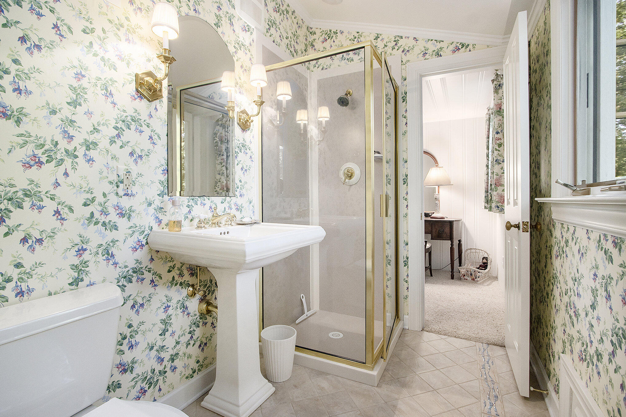 Kalamazoo, Michigan 49008, United States, 5 Bedrooms Bedrooms, ,4 BathroomsBathrooms,Residential,Pending,19133