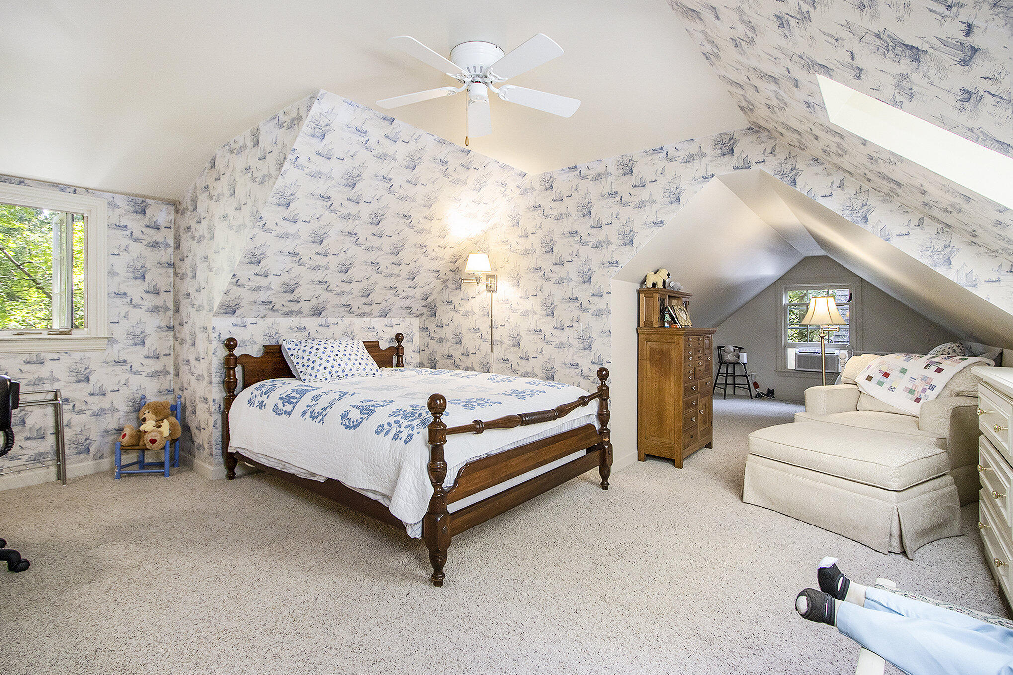 Kalamazoo, Michigan 49008, United States, 5 Bedrooms Bedrooms, ,4 BathroomsBathrooms,Residential,Pending,19133