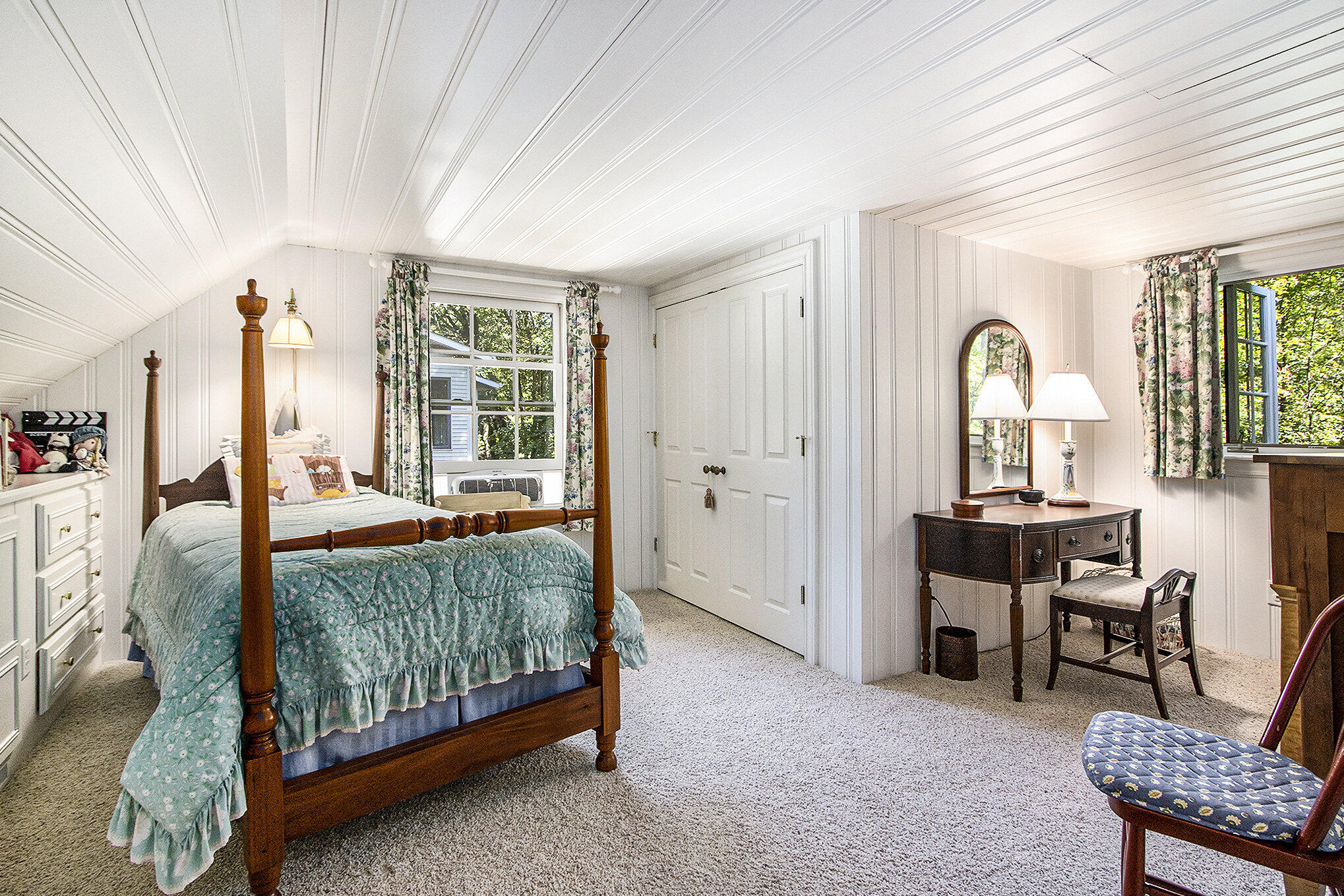 Kalamazoo, Michigan 49008, United States, 5 Bedrooms Bedrooms, ,4 BathroomsBathrooms,Residential,Pending,19133