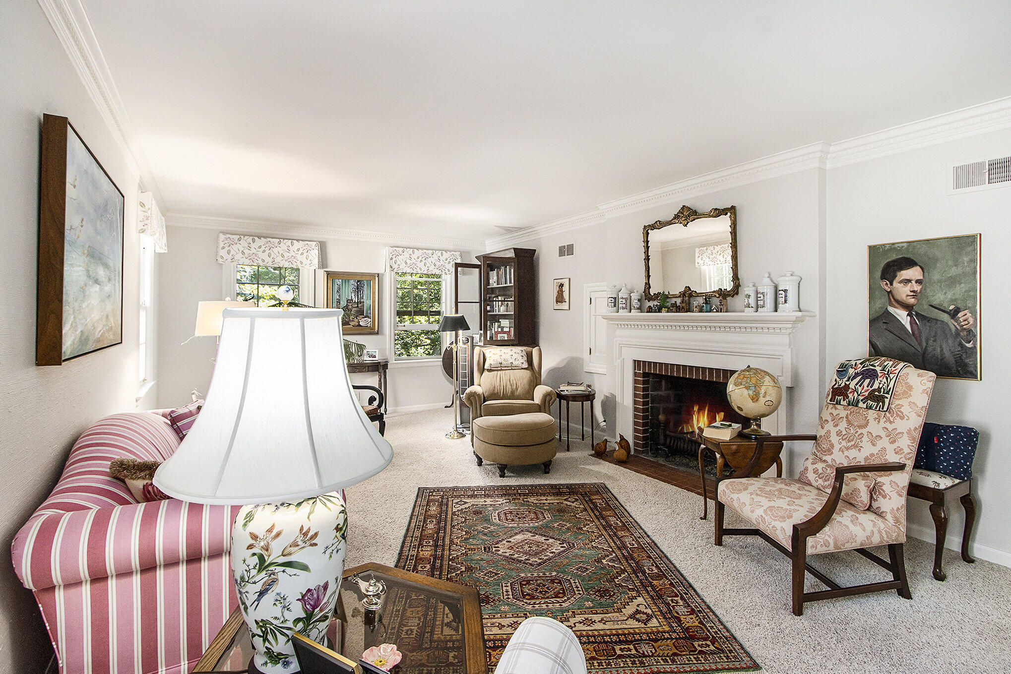 Kalamazoo, Michigan 49008, United States, 5 Bedrooms Bedrooms, ,4 BathroomsBathrooms,Residential,Pending,19133