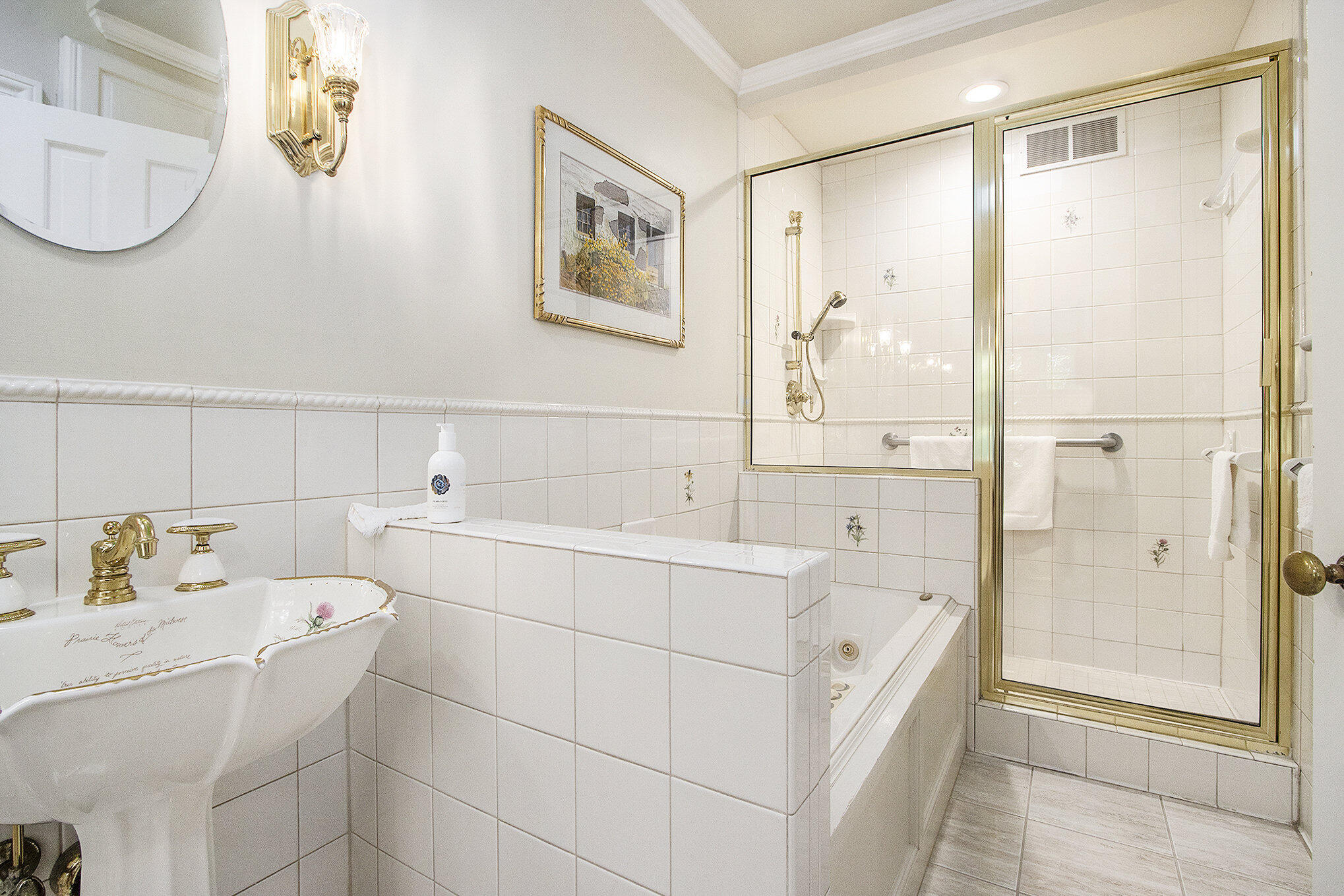 Kalamazoo, Michigan 49008, United States, 5 Bedrooms Bedrooms, ,4 BathroomsBathrooms,Residential,Pending,19133