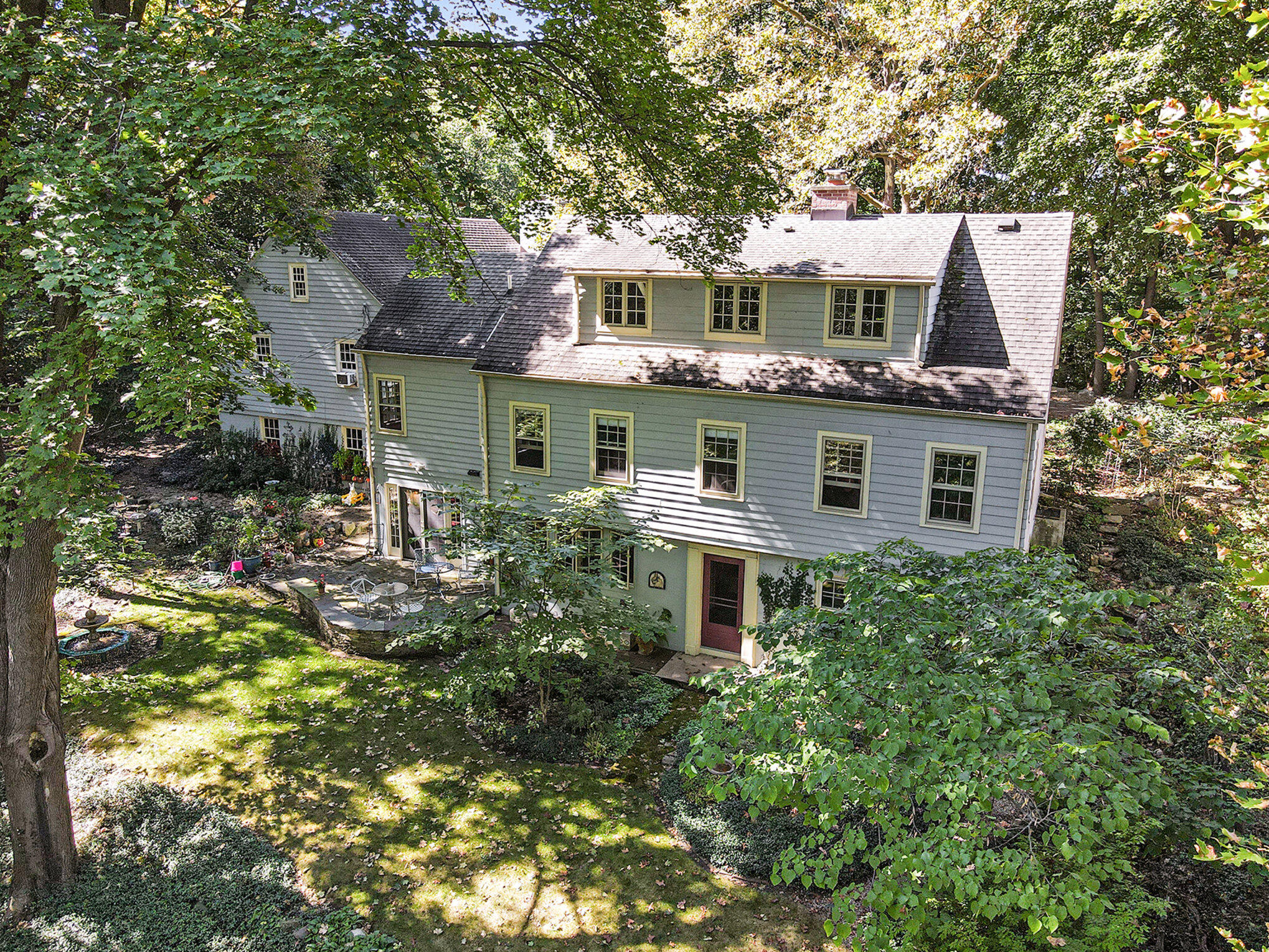 Kalamazoo, Michigan 49008, United States, 5 Bedrooms Bedrooms, ,4 BathroomsBathrooms,Residential,Pending,19133