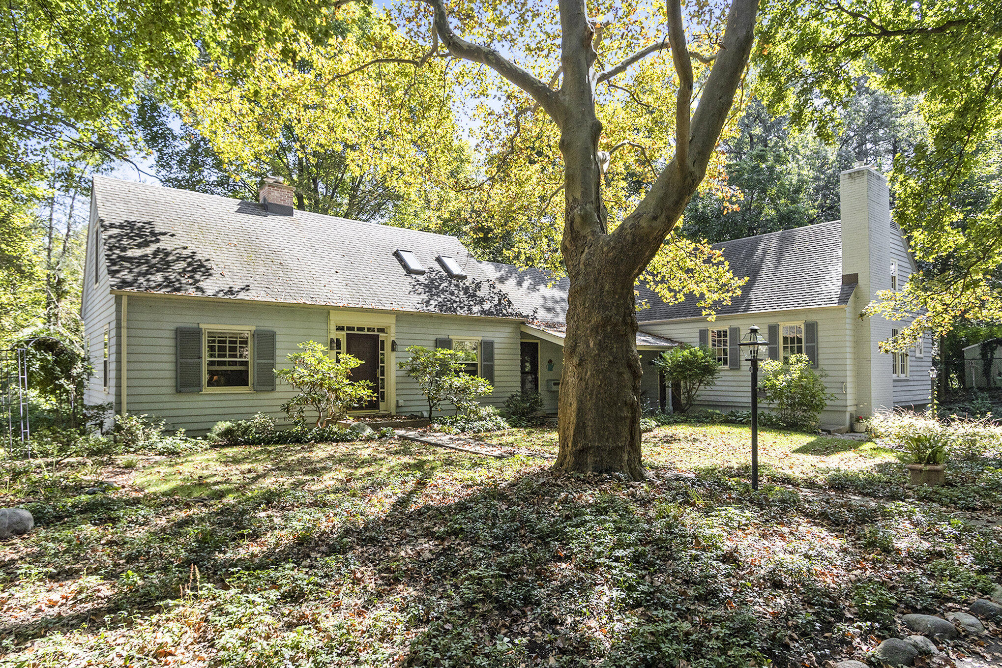 Kalamazoo, Michigan 49008, United States, 5 Bedrooms Bedrooms, ,4 BathroomsBathrooms,Residential,Pending,19133