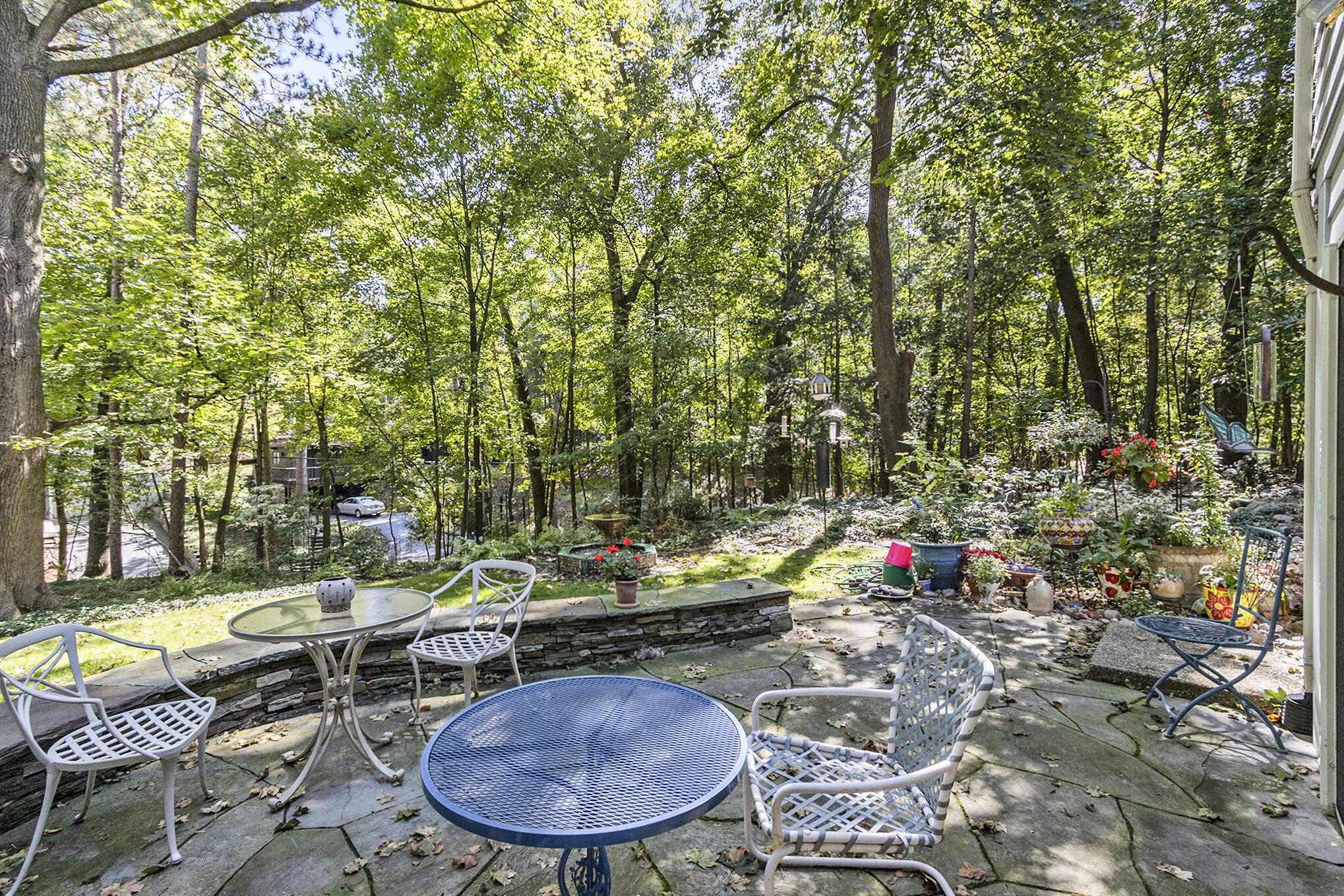 Kalamazoo, Michigan 49008, United States, 5 Bedrooms Bedrooms, ,4 BathroomsBathrooms,Residential,Pending,19133