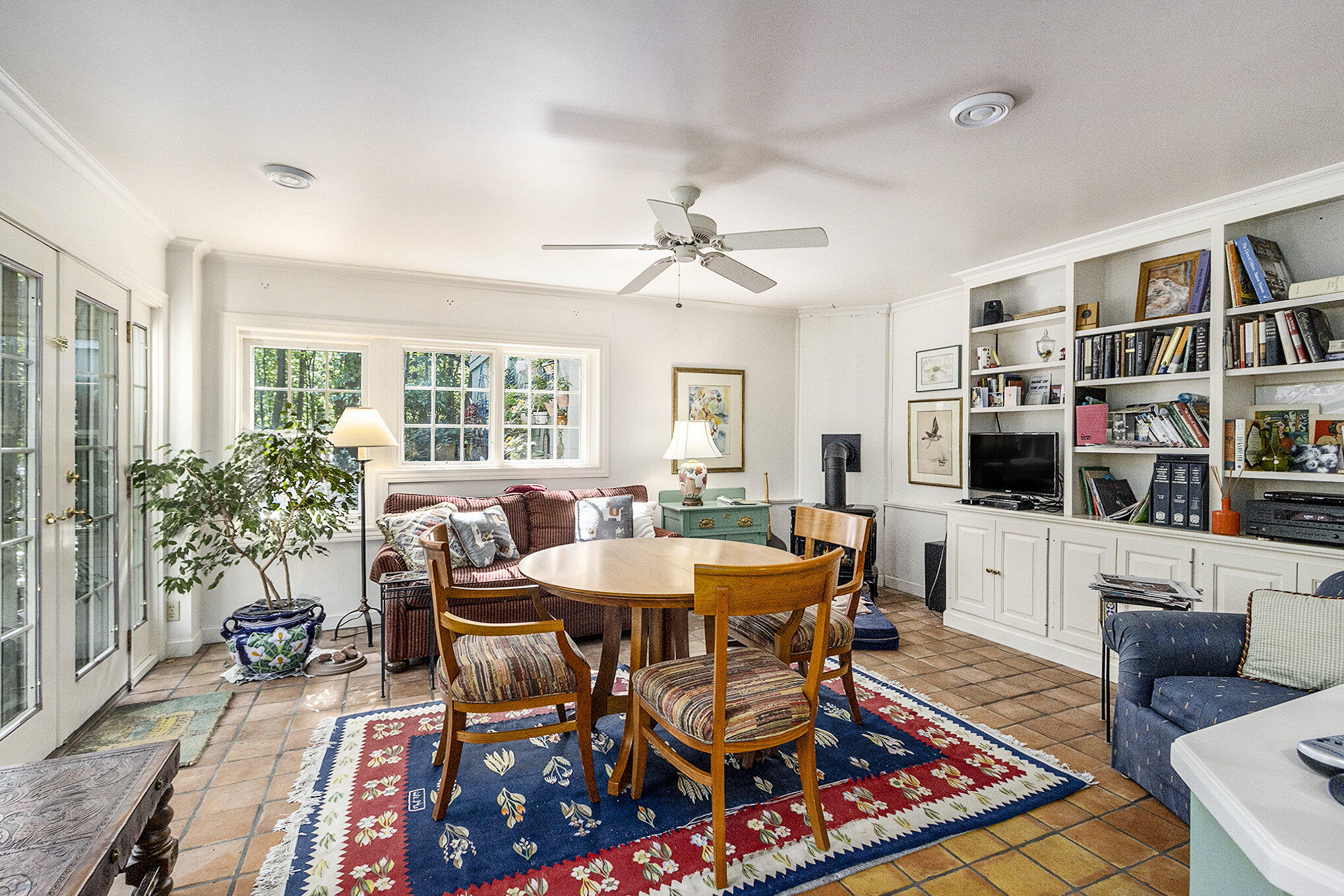 Kalamazoo, Michigan 49008, United States, 5 Bedrooms Bedrooms, ,4 BathroomsBathrooms,Residential,Pending,19133