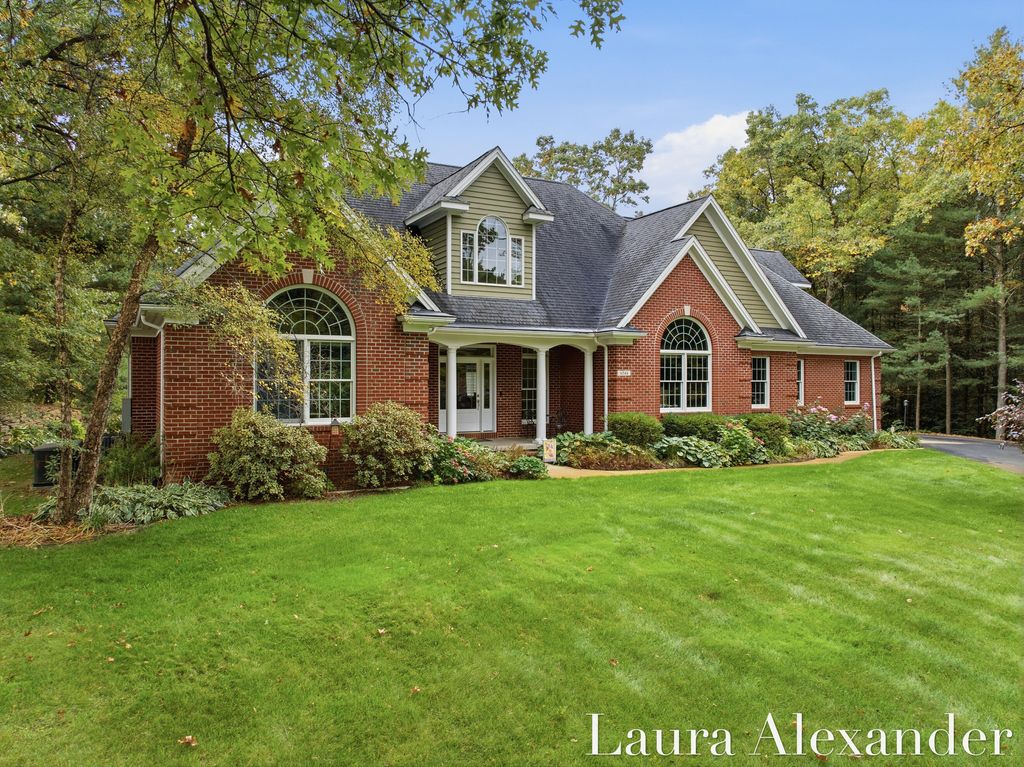 Photo of 6544 Egypt Ridge Road NE, Rockford, MI 49341 (MLS # 26006226)