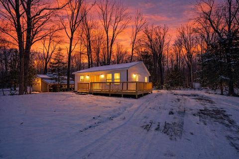 Photo of 7788 E 36th Street, Newaygo, MI 49337 (MLS # 26001953)