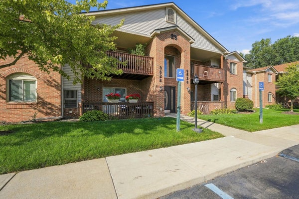 9634 SAWGRASS CT, VAN BUREN TOWNSHIP, MI 48111 - Image f37c16cedc38c15dfbea33e2b3ac6ab2/2778771540