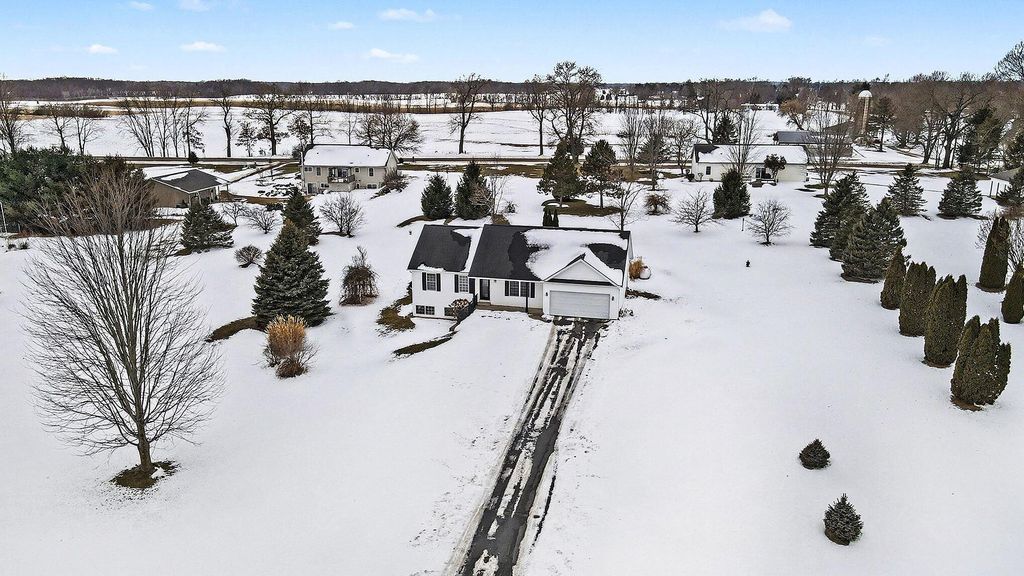 Photo of 7927 Lancaster Lane, East Leroy, MI 49051 (MLS # 26005120)