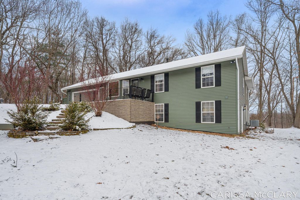 Photo of 8409 Squires Street NE, Rockford, MI 49341 (MLS # 26001674)