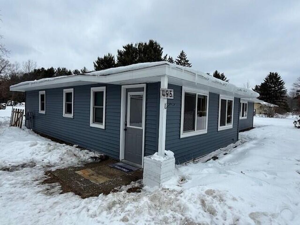 Photo of 495 S Maple Island Road, Muskegon, MI 49442 (MLS # 26004956)