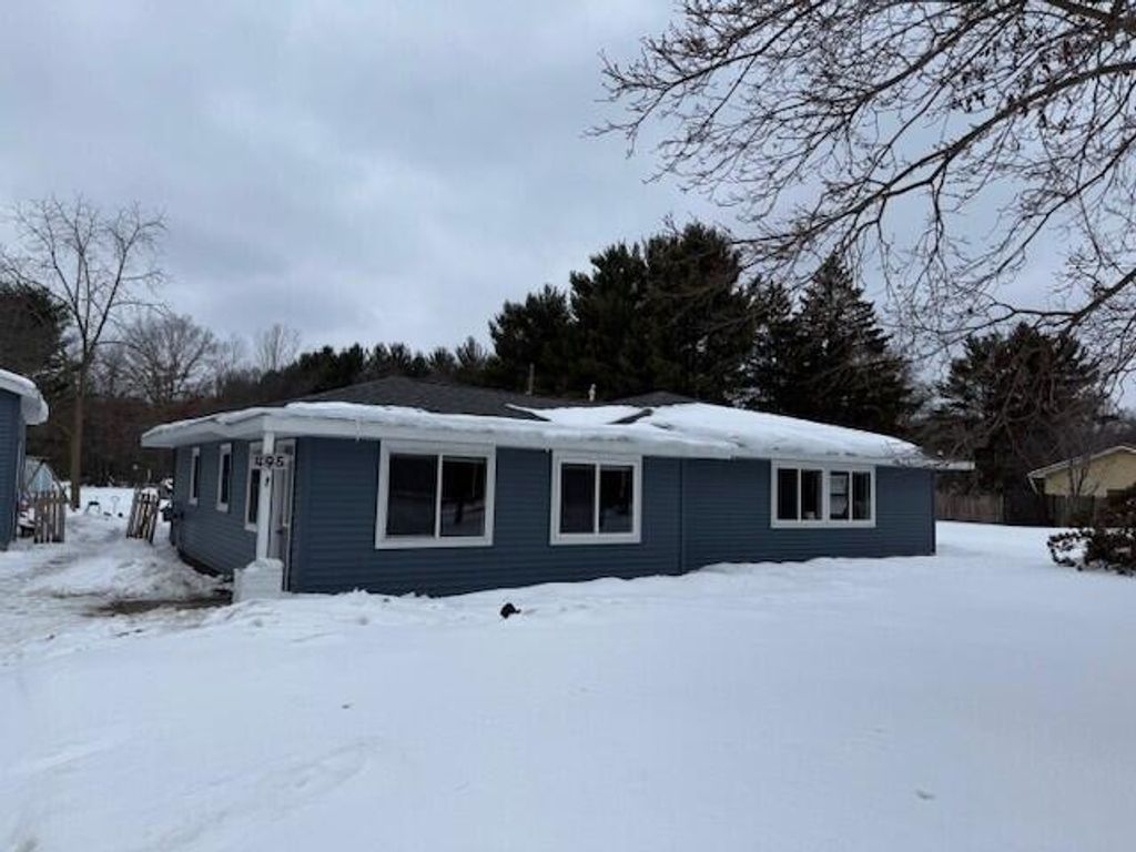 Photo of 495 S Maple Island Road, Muskegon, MI 49442 (MLS # 26004956)