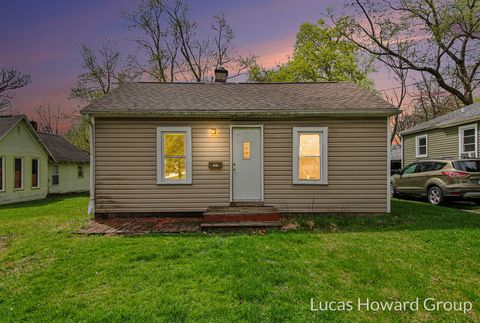 Photo of 3532 Lowden Street, Kalamazoo, MI 49008 (MLS # 26016624)