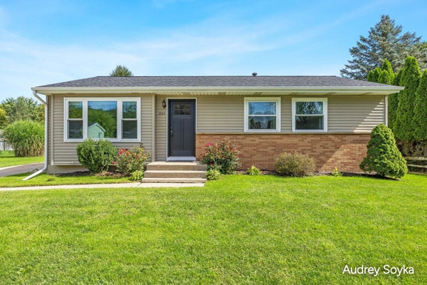 237 ROBERTA JAYNE DR, LOWELL, MI 49331 - Image f3f2f35b034269ee74b4a7133c0689e9/2036704901