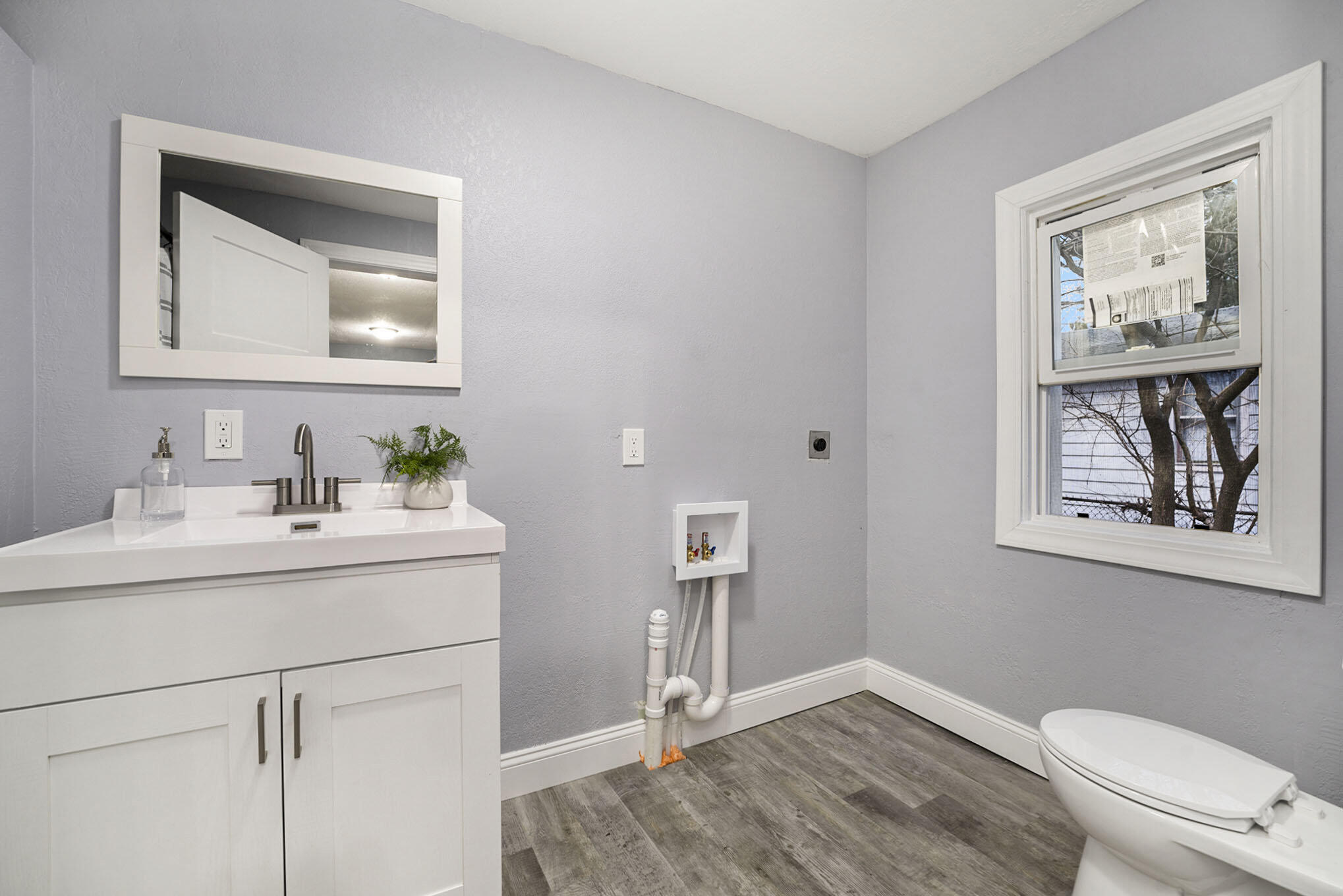 Battle Creek, Michigan 49037, United States, 3 Bedrooms Bedrooms, ,1 BathroomBathrooms,Residential,Pending,29208