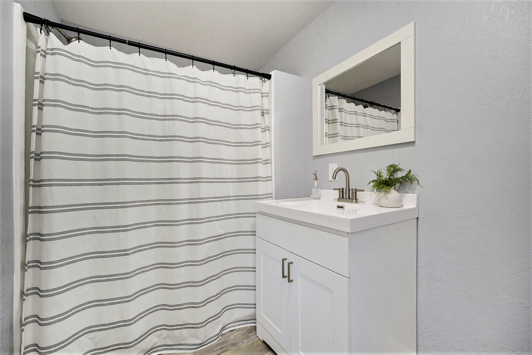 Battle Creek, Michigan 49037, United States, 3 Bedrooms Bedrooms, ,1 BathroomBathrooms,Residential,Pending,29208