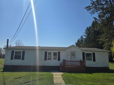 Photo of 218 E Lake Street, Crystal, MI 48818 (MLS # 26017226)