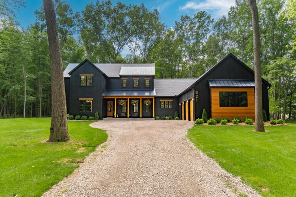 821 HIDDEN CREEK CT, DEXTER, MI 48130 - Image f45a6ec48eae404f9b5404b154b66bc9/737930509
