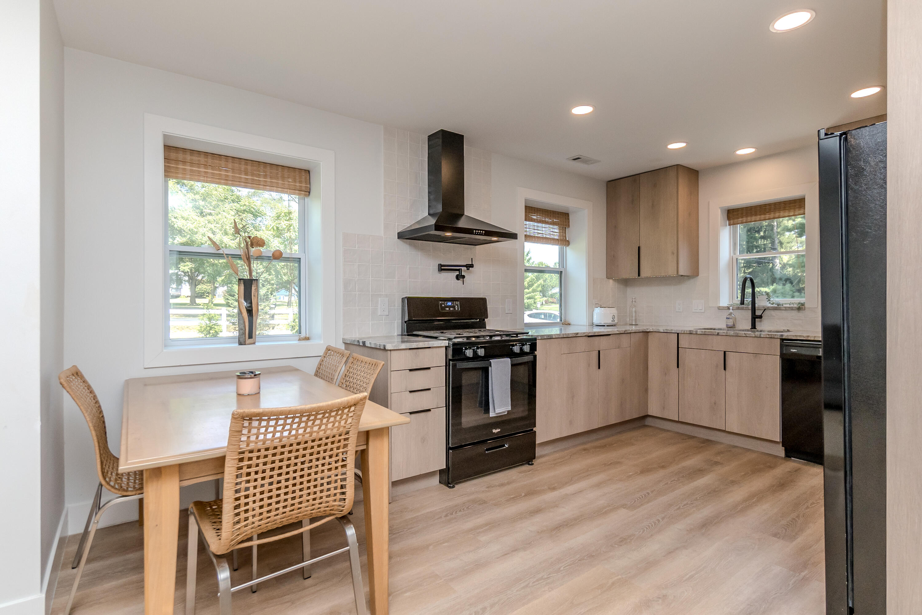 Ann Arbor, Michigan 48108, United States, 2 Bedrooms Bedrooms, ,1 BathroomBathrooms,Residential,Active,143915