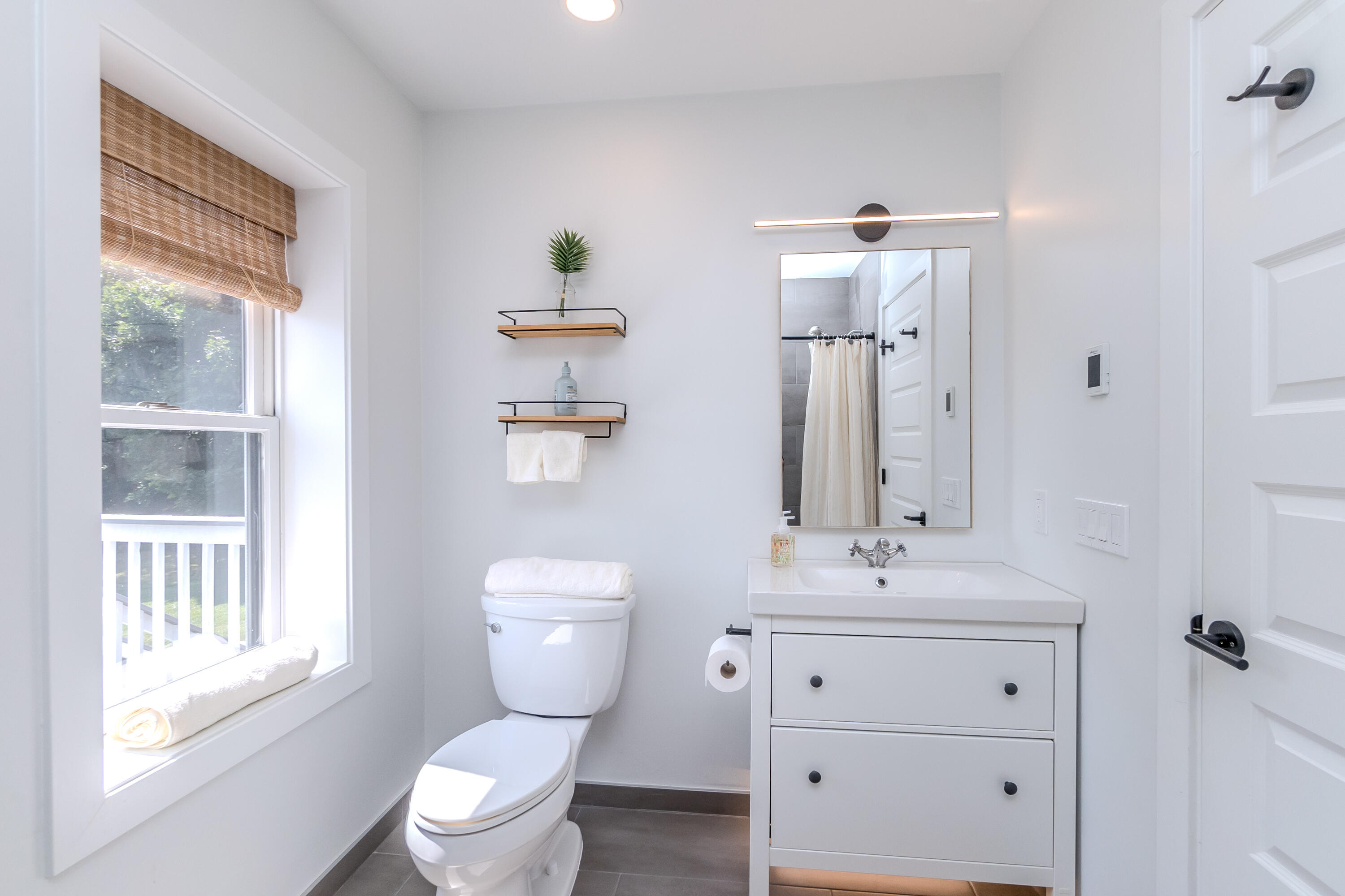 Ann Arbor, Michigan 48108, United States, 2 Bedrooms Bedrooms, ,1 BathroomBathrooms,Residential,Active,143915