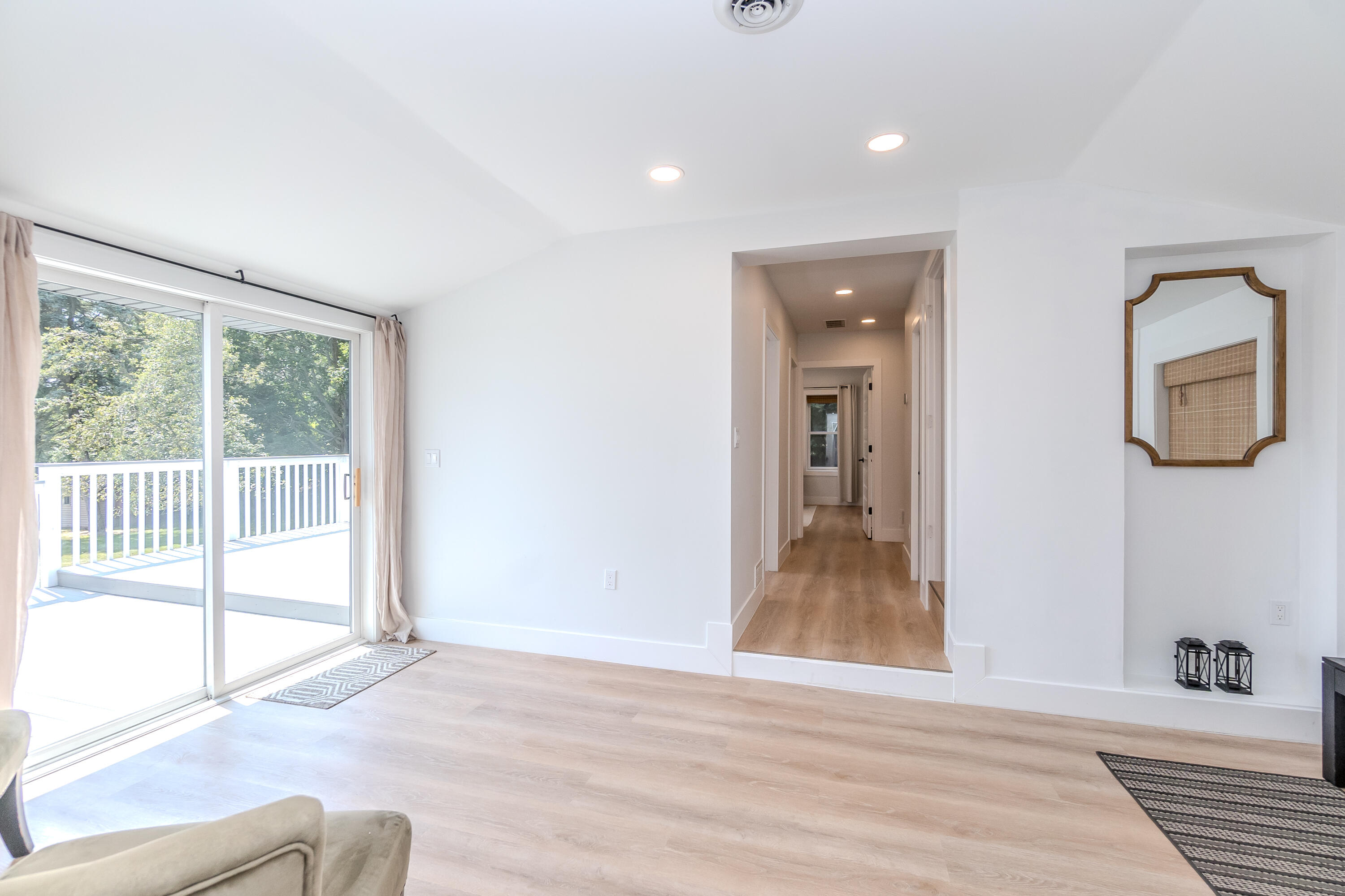 Ann Arbor, Michigan 48108, United States, 2 Bedrooms Bedrooms, ,1 BathroomBathrooms,Residential,Active,143915