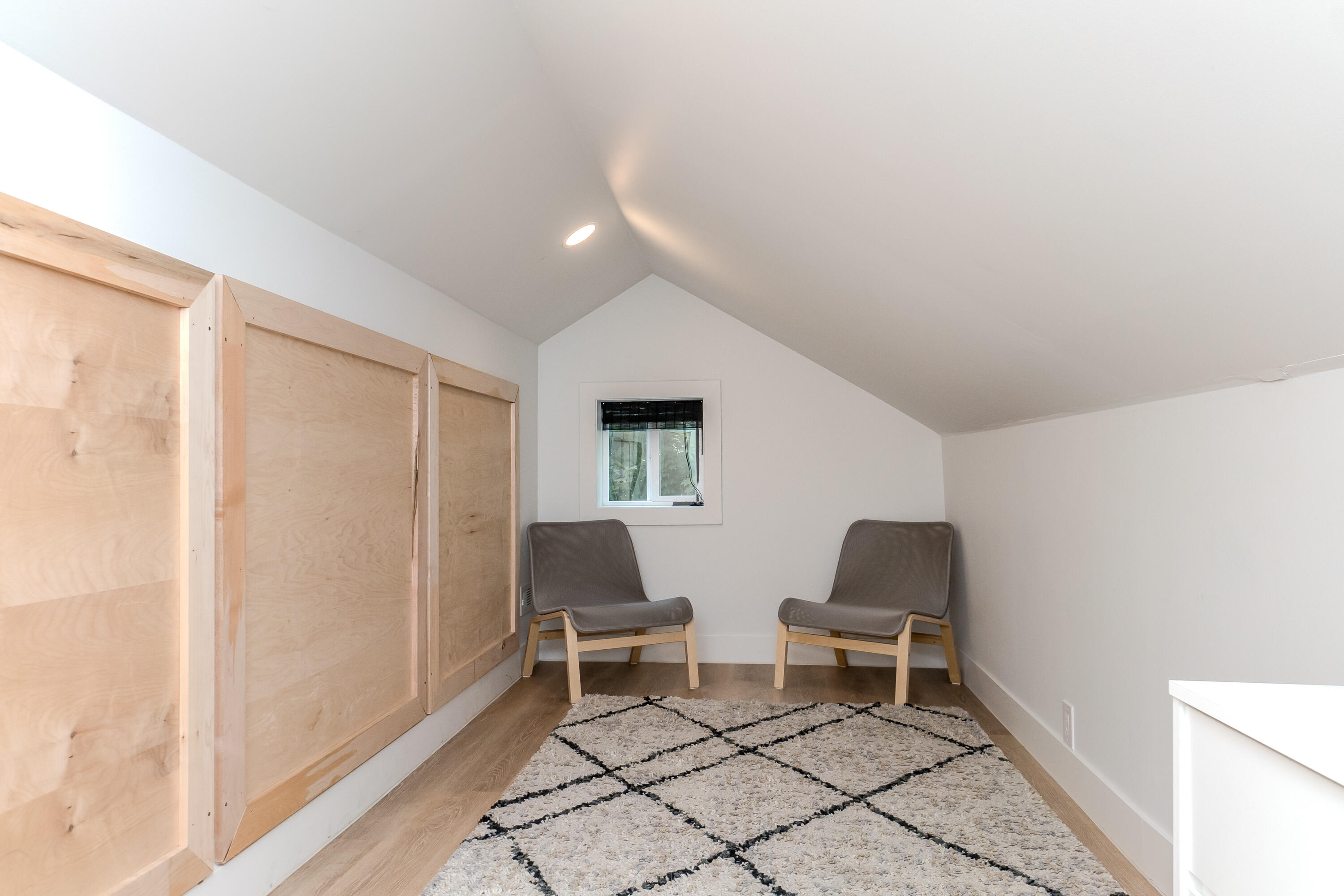 Ann Arbor, Michigan 48108, United States, 2 Bedrooms Bedrooms, ,1 BathroomBathrooms,Residential,Active,143915