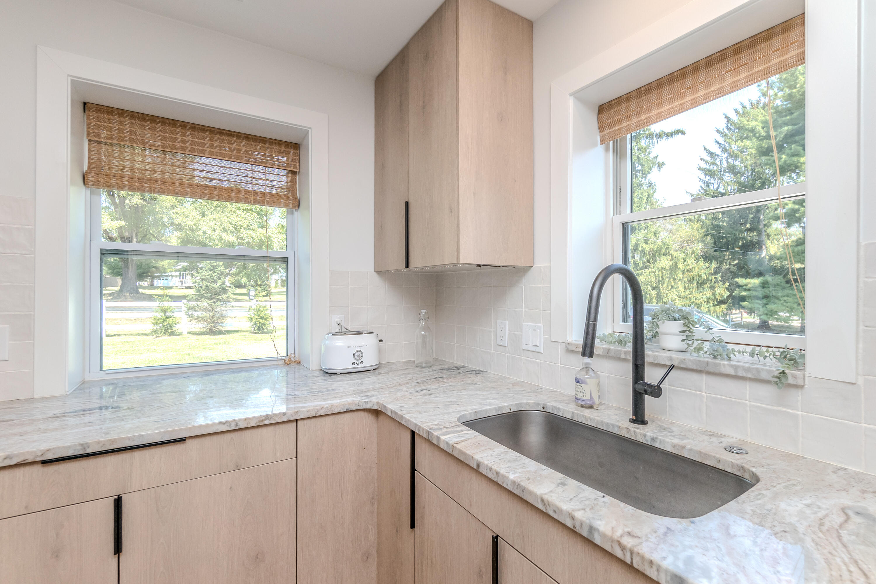 Ann Arbor, Michigan 48108, United States, 2 Bedrooms Bedrooms, ,1 BathroomBathrooms,Residential,Active,143915