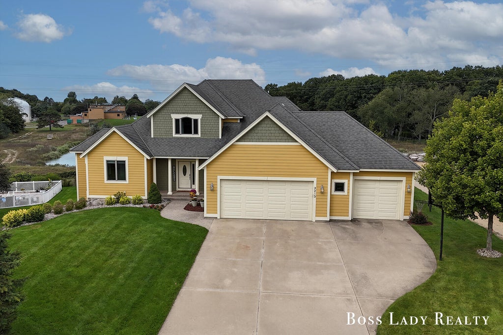 Photo of 2213 N Bristol Street, Holland, MI 49424 (MLS # 26050893)