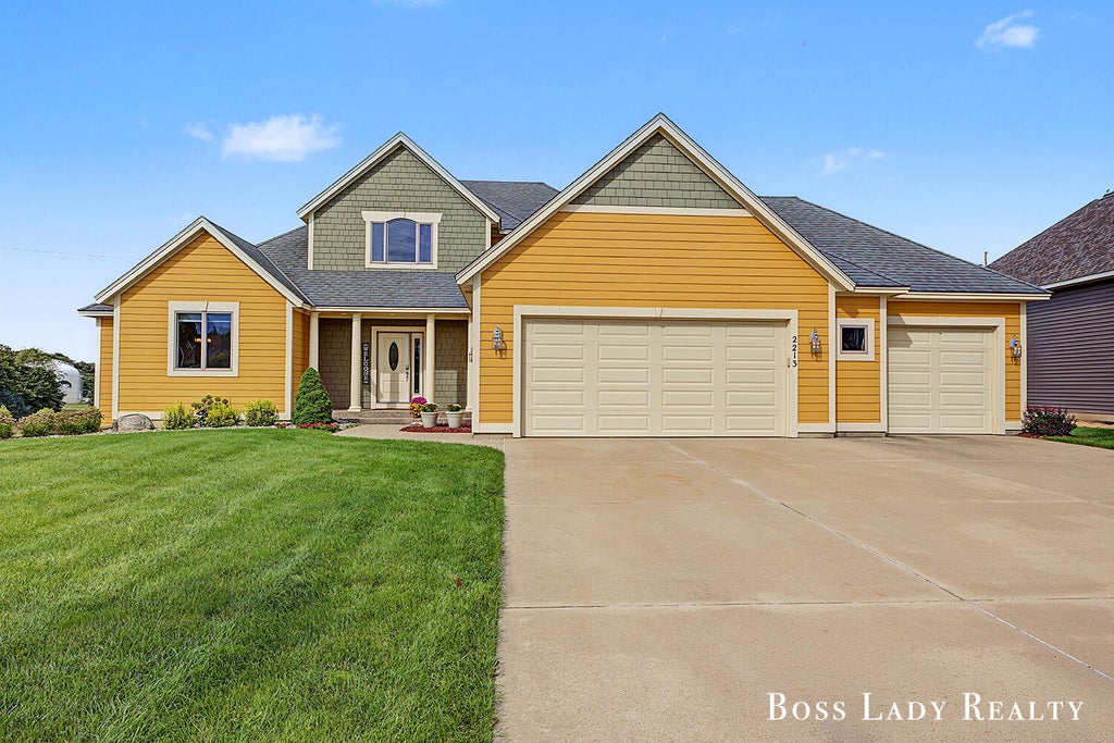 Photo of 2213 N Bristol Street, Holland, MI 49424 (MLS # 26050893)