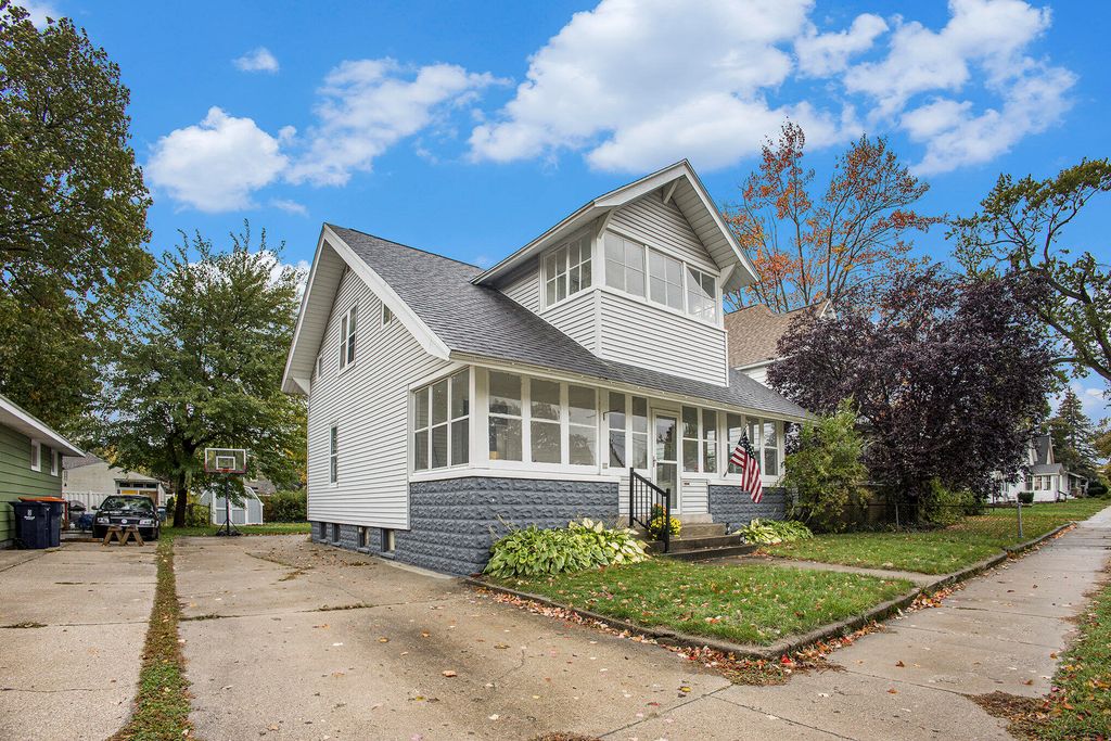 Photo of 112 E 24th Street, Holland, MI 49423 (MLS # 25054630)
