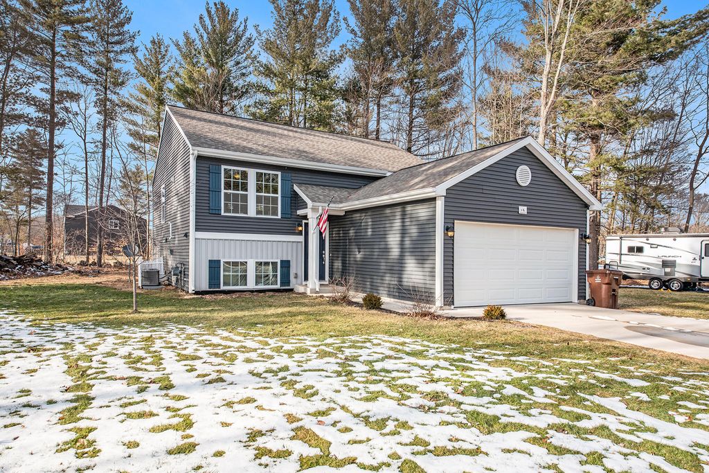 Photo of 11915 Wooddyke Drive NE, Gowen, MI 49326 (MLS # 23005368)