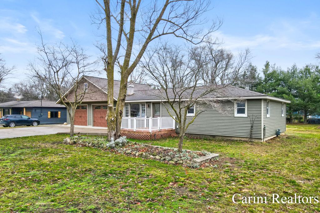 Photo of 2604 William Avenue, Holland, MI 49424 (MLS # 25036629)