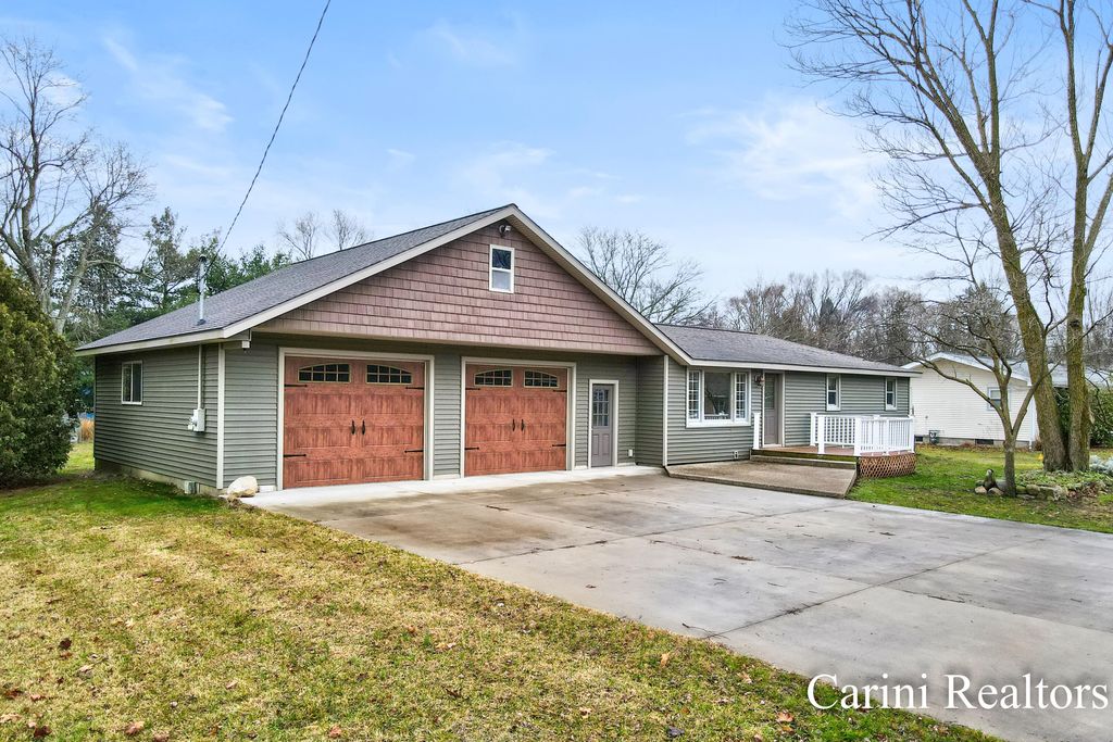 Photo of 2604 William Avenue, Holland, MI 49424 (MLS # 25036629)