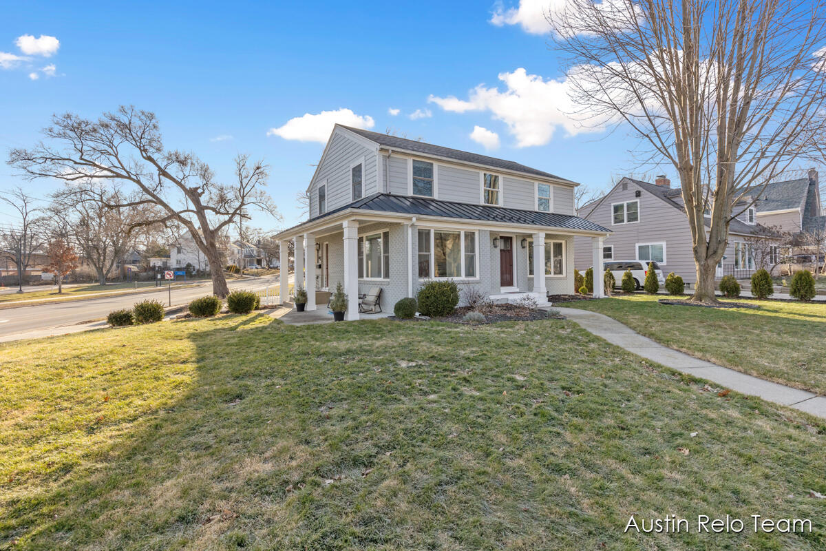 2412 Lake Drive SE