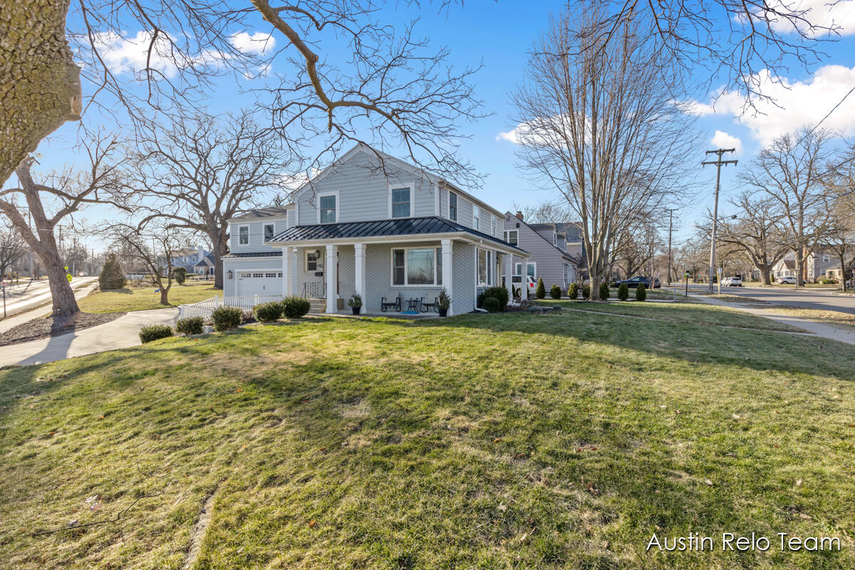 2412 Lake Drive SE