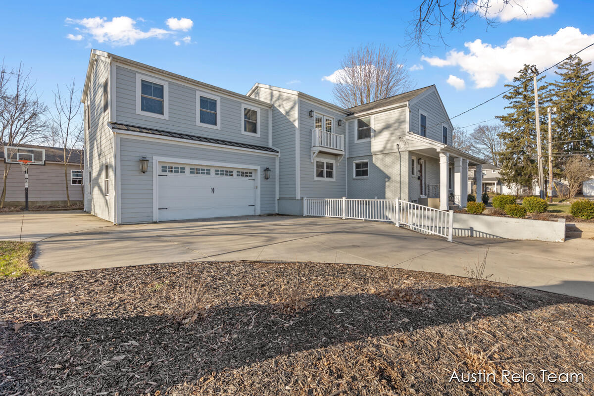 2412 Lake Drive SE