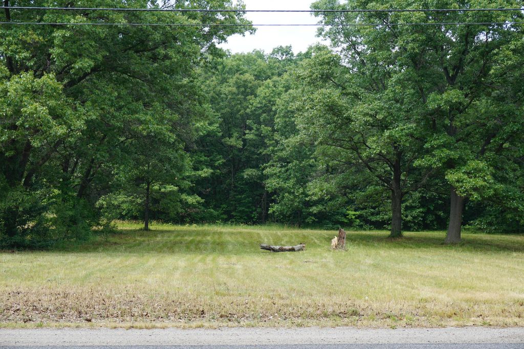 Photo of 2336 Macarthur Road, Muskegon, MI 49442 (MLS # 26017149)