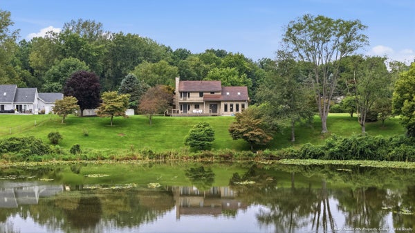 10767 MEADOWBROOK CT, BERRIEN SPRINGS, MI 49103 - Image f5de38344e0072d7be68c00efdee4702/2951263718