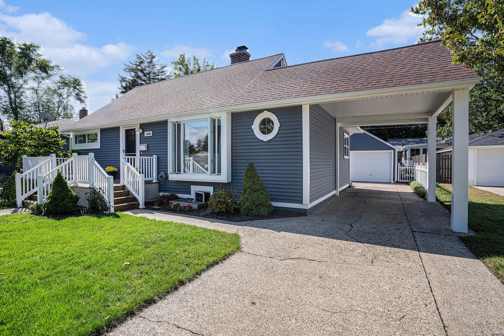 Photo of 1805 Wisconsin Street, Grand Haven, MI 49417 (MLS # 25057761)