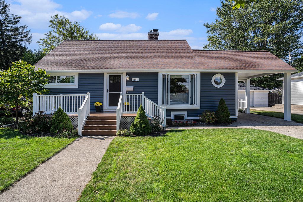 Photo of 1805 Wisconsin Street, Grand Haven, MI 49417 (MLS # 25057761)