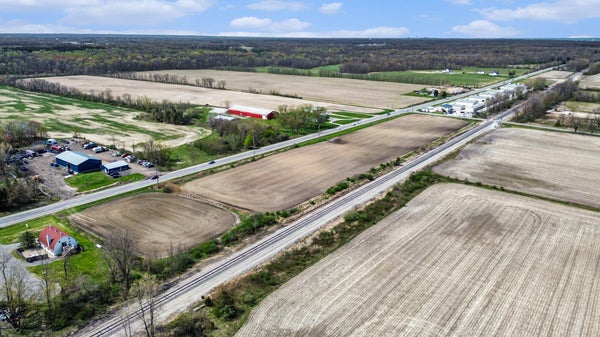 17567A LAKESIDE RD, THREE OAKS, MI 49128 - Image f60f397dd811f12ab35438e97ea52f8d/1281173151